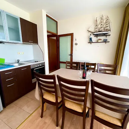 Bay View In Saint Vlas Appartement *